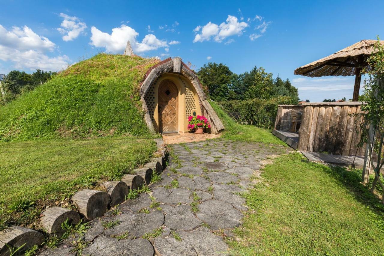 Apartma Zemljanka Лютомер Екстер'єр фото
